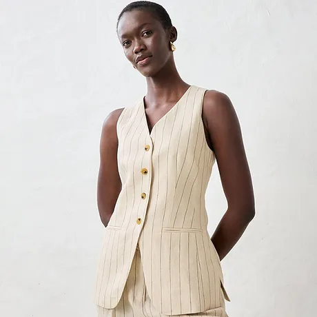 Trendy - Lang vest i lin - lys sand stripemønster