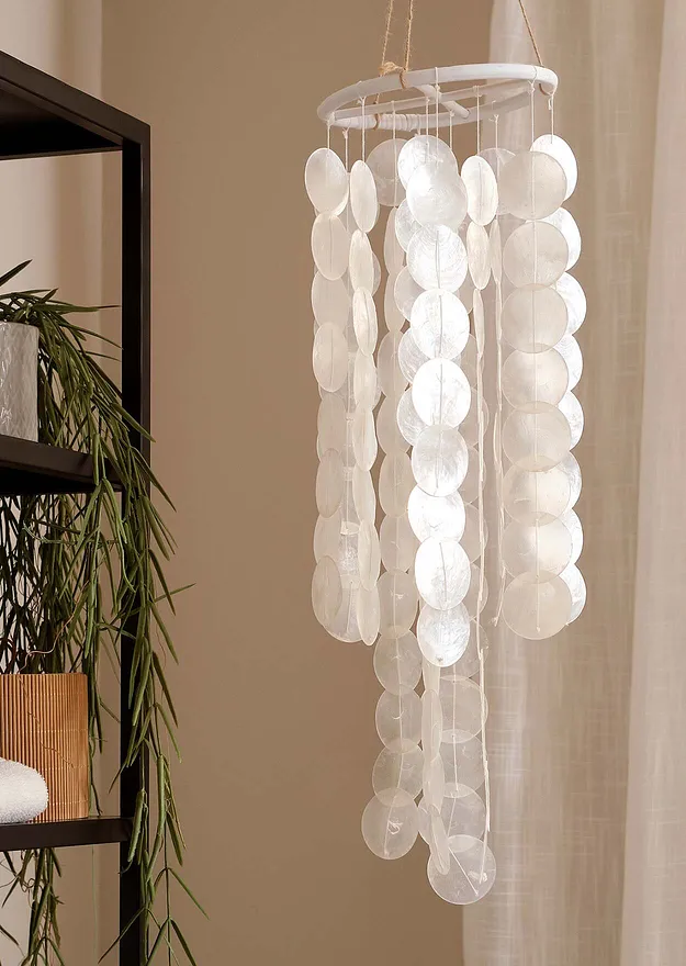 Hjem - Vindspill med capiz-skjell - hvit