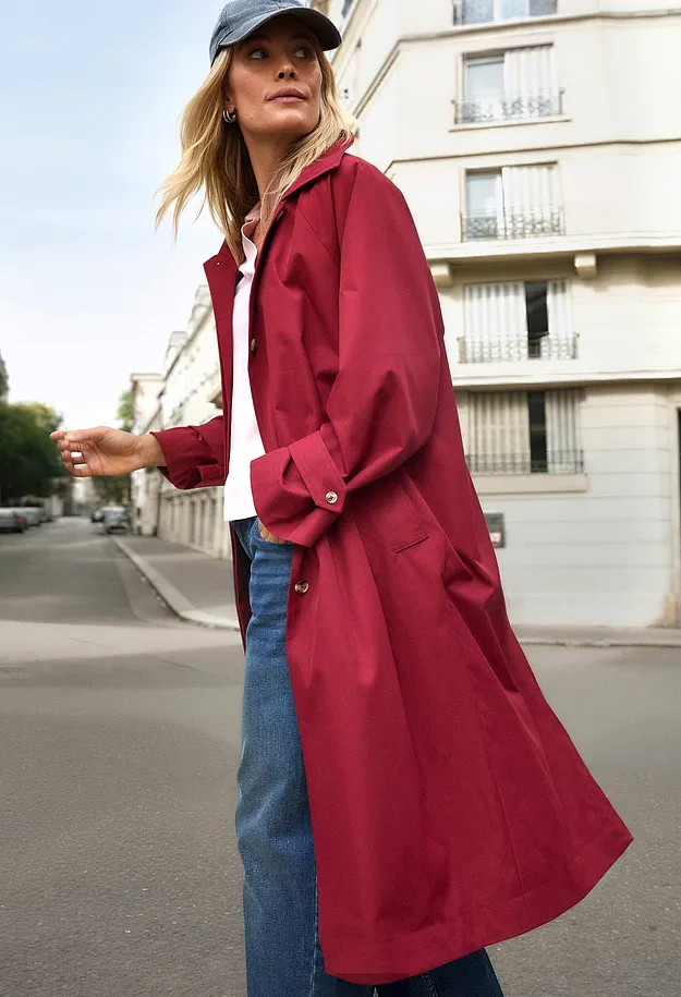 Heisenberg_FutureUse - Trenchcoat med spensel - rubinr&oslash;d