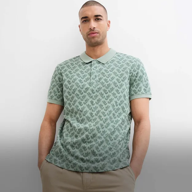 M&oslash;nstret pik&eacute;skjorte 