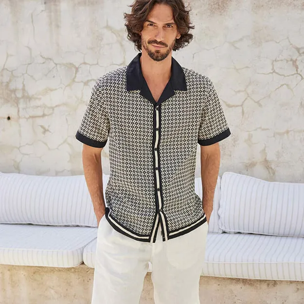 Herre - Kortermet skjorte med lin - kittbeige/sort grafisk trykk