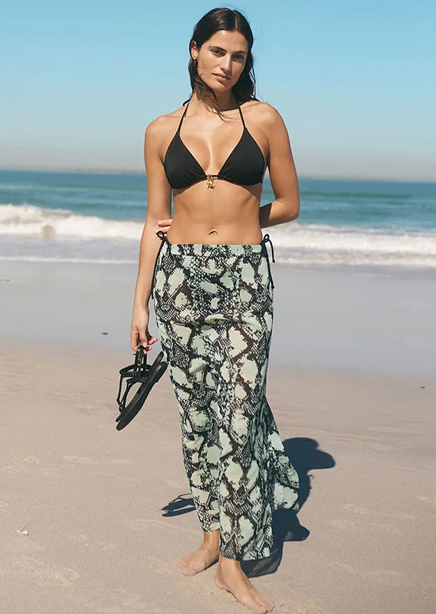 Trendy - Strandskj&oslash;rt i lett chiffon - sort/matt gr&oslash;nn sebram&oslash;nster