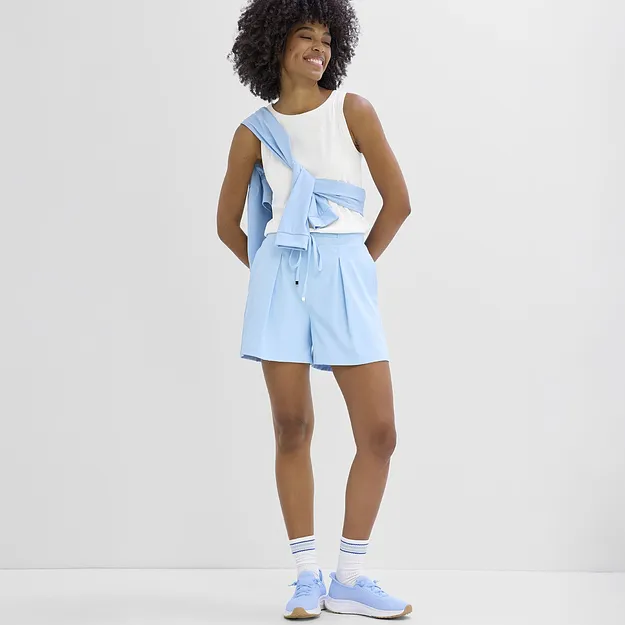 Trendy - Ultralett treningsshorts med pyntefolder, hurtigt&oslash;rkende - lysebl&aring;