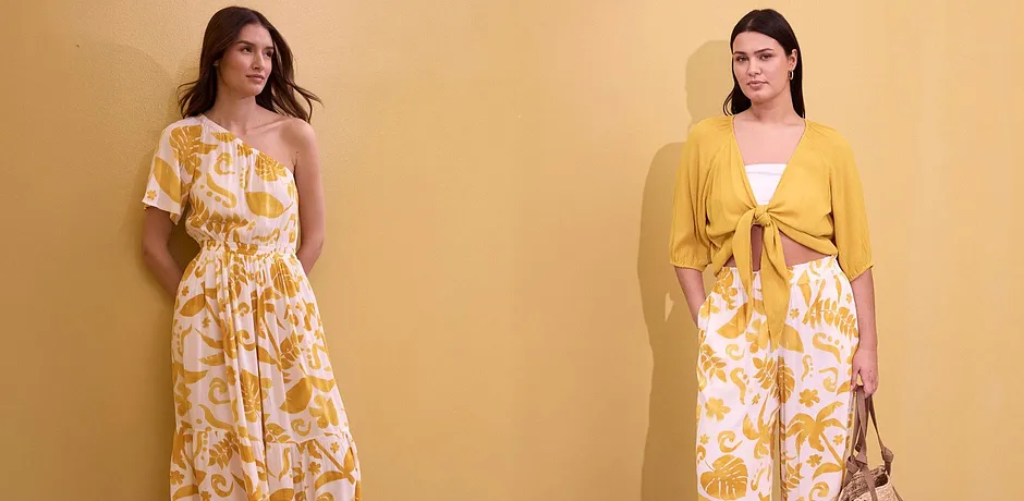 Trendy - One shoulder-kjole i strukturert viskose med trykt mønster - hvit/lemoncurry blomstermønster