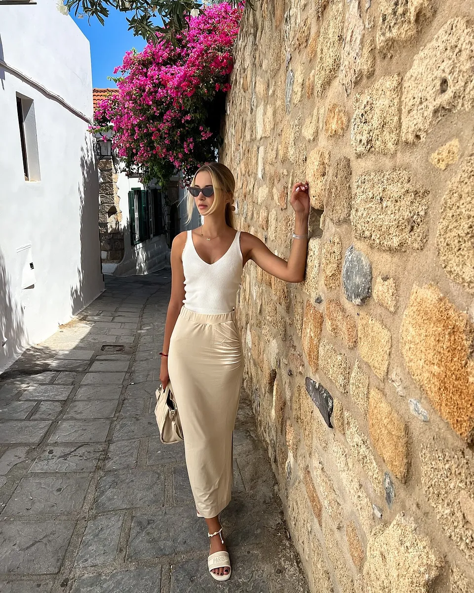 Dame - Kl&aelig;r - Skj&oslash;rt