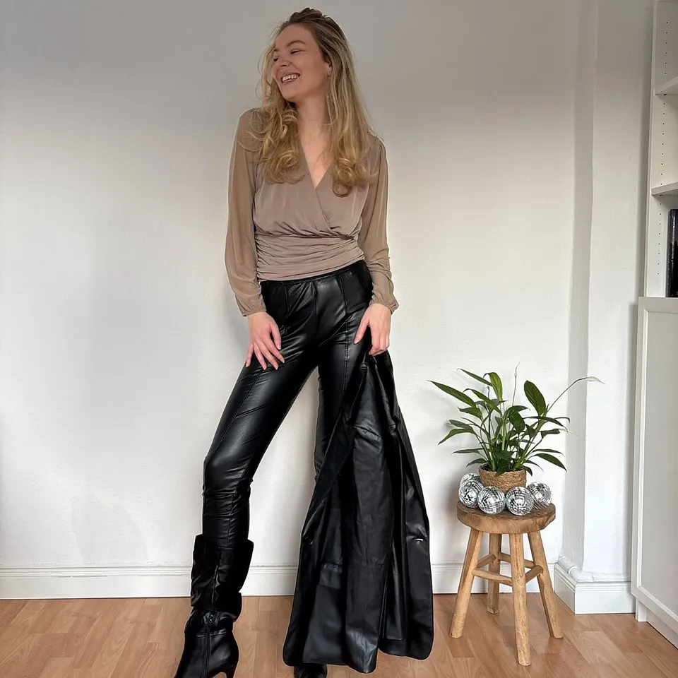 Dame - Kl&aelig;r - Shirts & topper - Langermede t-skjorter