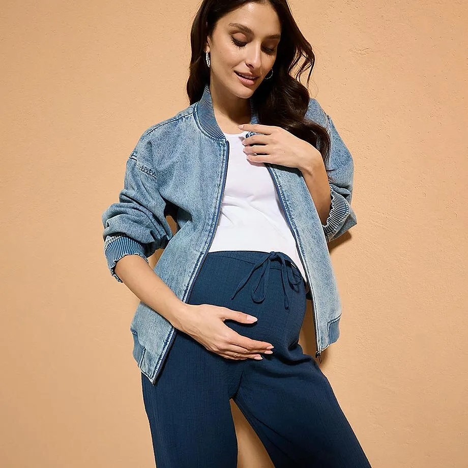 Bl&aring; mammabukse med vaflet linning.