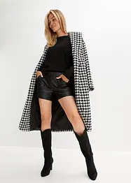 Kort shorts i imitert skinn, bonprix