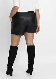 Kort shorts i imitert skinn, bonprix
