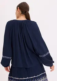 Oversized bluse med broderi, bonprix