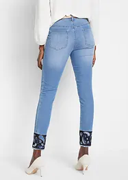 Jeans med broderi, bonprix
