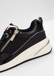 Trendy sneakers fra Tamaris med glitrende overmateriale og detaljer i reptil- og lakkstil, Tamaris