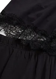 Pyjamas med nydelige blonder, bonprix