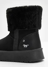 Platåboots fra Mustang, Mustang