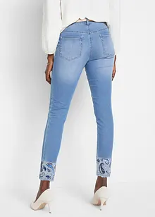 Jeans med broderi, bonprix