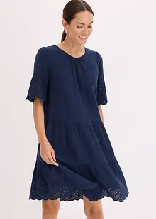 Kjole av musselin med hullbroderi, bonprix