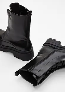 Snøreboots med profilerte såler, bonprix