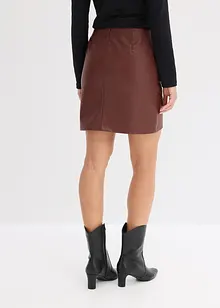 Kort skjørt i imitert skinn, bonprix