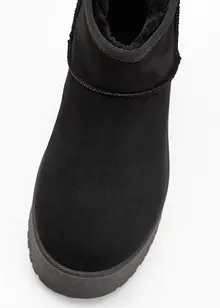 Platåboots fra Mustang, Mustang