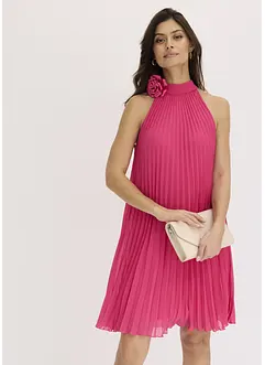 Chiffonkjole med plissefolder og blomsterapplikasjon, bonprix