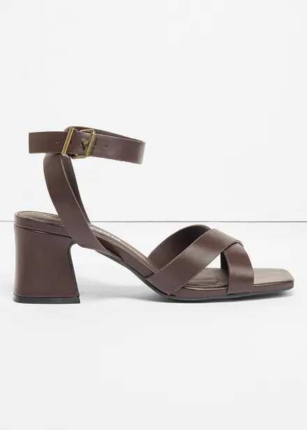 Sandaler med blokkh&aelig;l