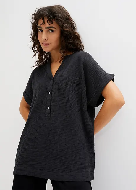 Musselin-bluse med knappestolpe og lomme, bonprix