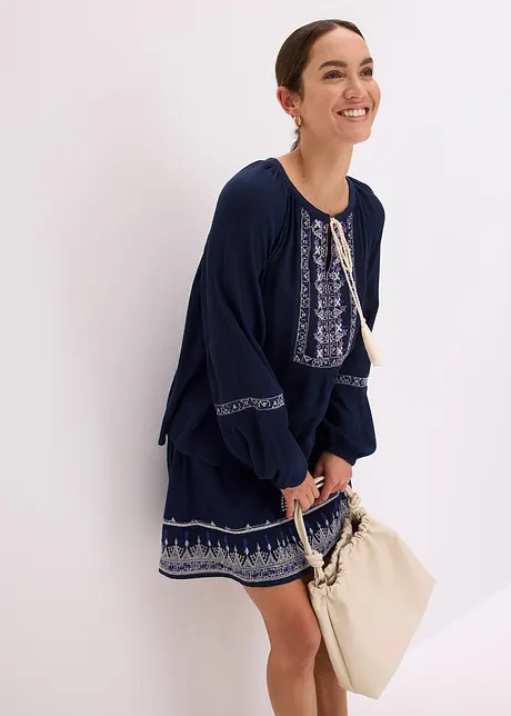 Oversized bluse med broderi, bonprix