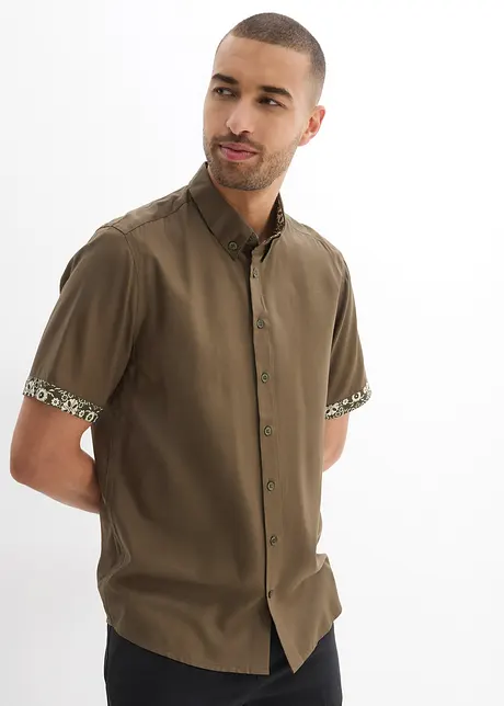 Kortermet skjorte i viskose, Slim Fit, bonprix
