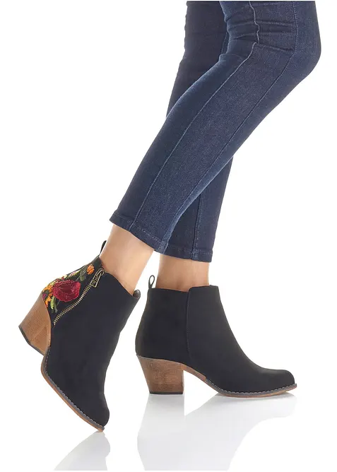 Boots i westernstil med broderi, bonprix