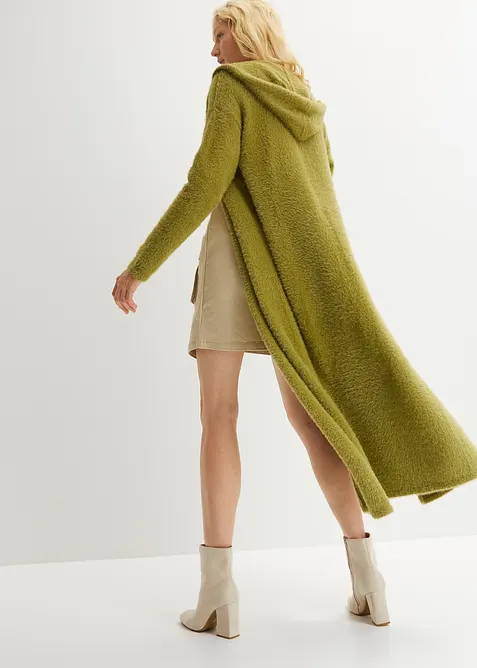 Strikket kåpe i mykt fjærgarn, bonprix