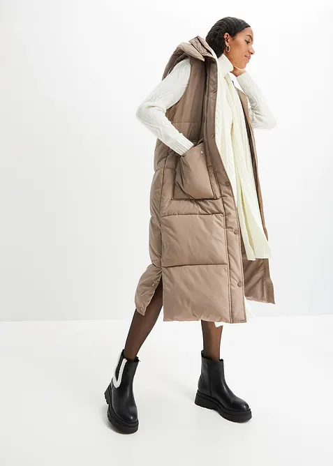 Vattert vest av resirkulert polyester, med avtagbar hette, bonprix