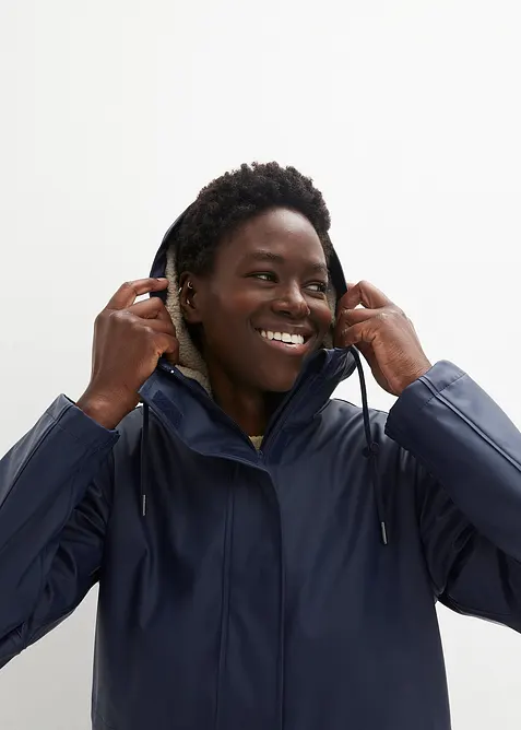 Regnjakke med teddyf&ocirc;r, av vanntett materiale, bonprix