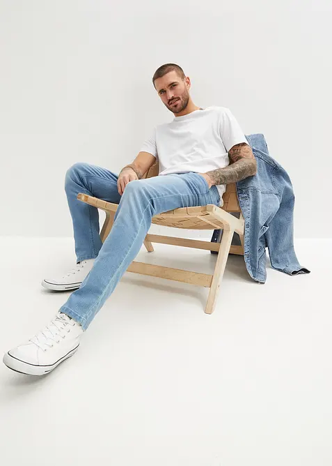 Slim fit-jeans i lett materiale med stretch, Straight, bonprix