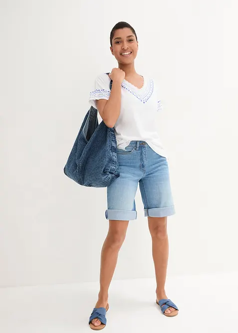 T-skjorte med behagelig passform og broderi-print, med økologisk bomull, bonprix