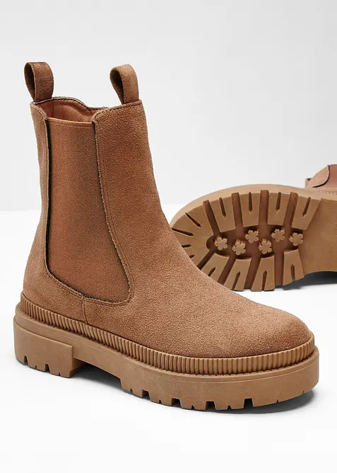 Chelsea-boots med profilert s&aring;le, bonprix