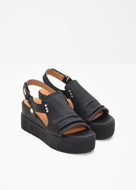 Plat&aring;sandaler fra Mustang, Mustang