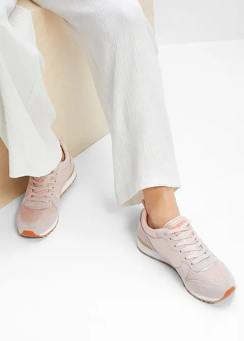 Sneakers med memoryskum fra Skechers, Skechers