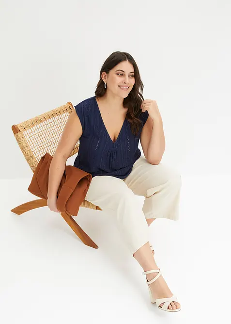 Topp med hullbroderi, bonprix