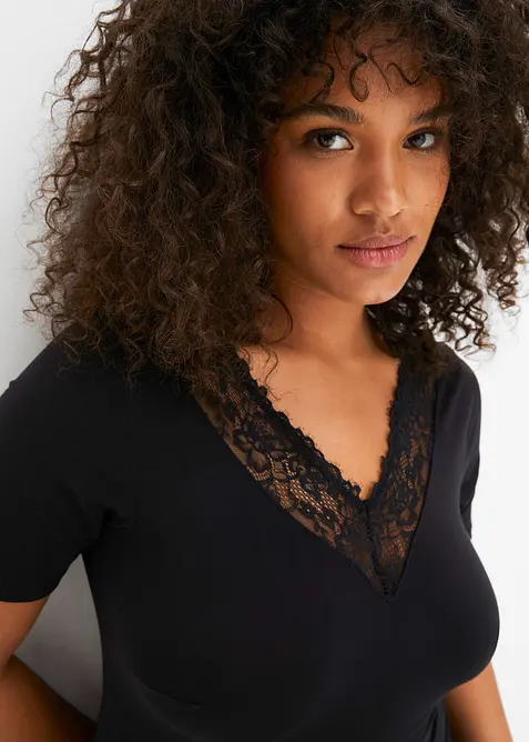 Body med halvlange ermer av modal med blonde, bonprix