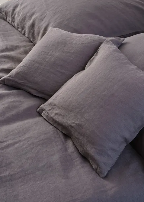 Forseggjort overkast i lin, bonprix