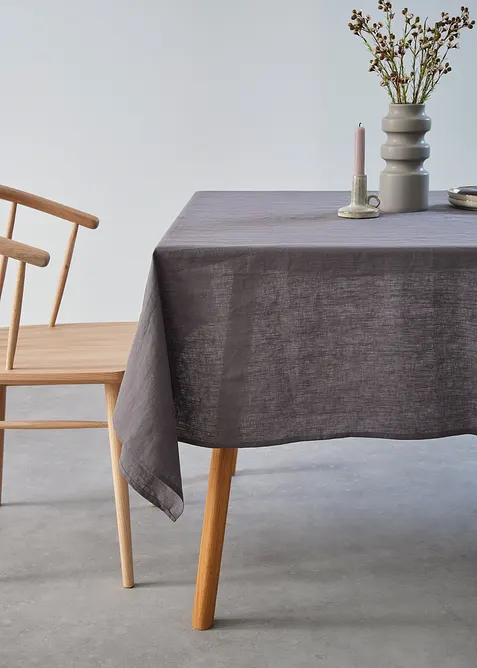 Forseggjort overkast i lin, bonprix