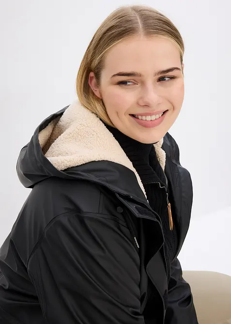 Regnjakke med teddyfôr, av vanntett materiale, bonprix