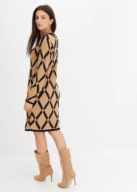 Strikket kjole i fj&aelig;rgarn med rombem&oslash;nster, bonprix