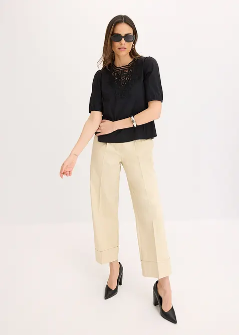 Kortermet bluse med blonder, bonprix