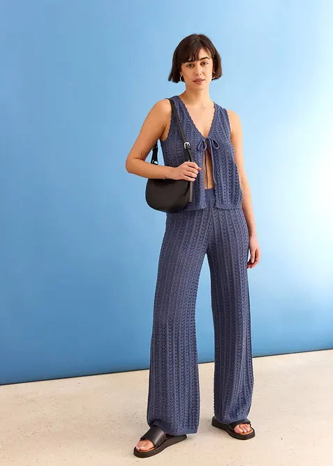 Strikket vest med hullm&oslash;nster, bonprix