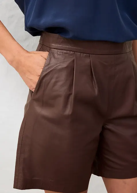 Skinnshorts i lammenappa, bonprix