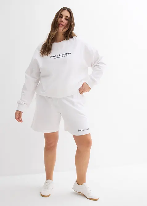 Sweatshorts med broderi, bonprix