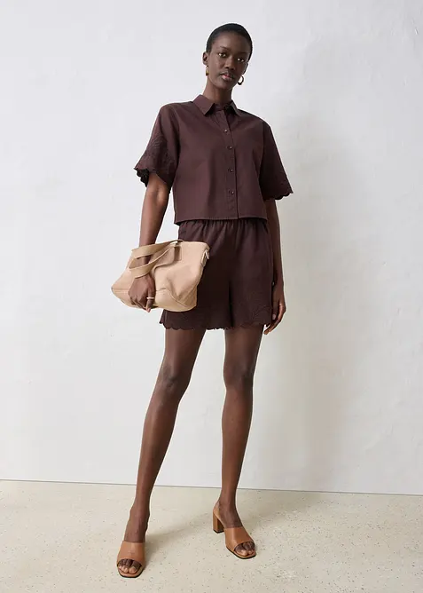 Skjortebluse i kort modell med silke, bonprix