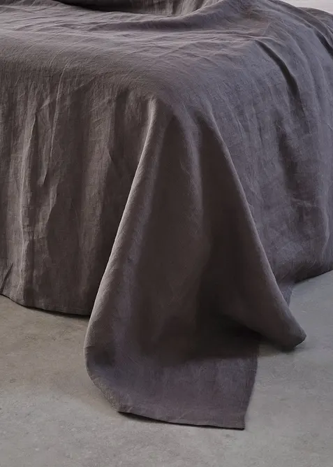 Forseggjort overkast i lin, bonprix