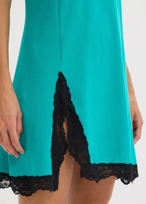 Kort nattkjole med delikate blonder, bonprix